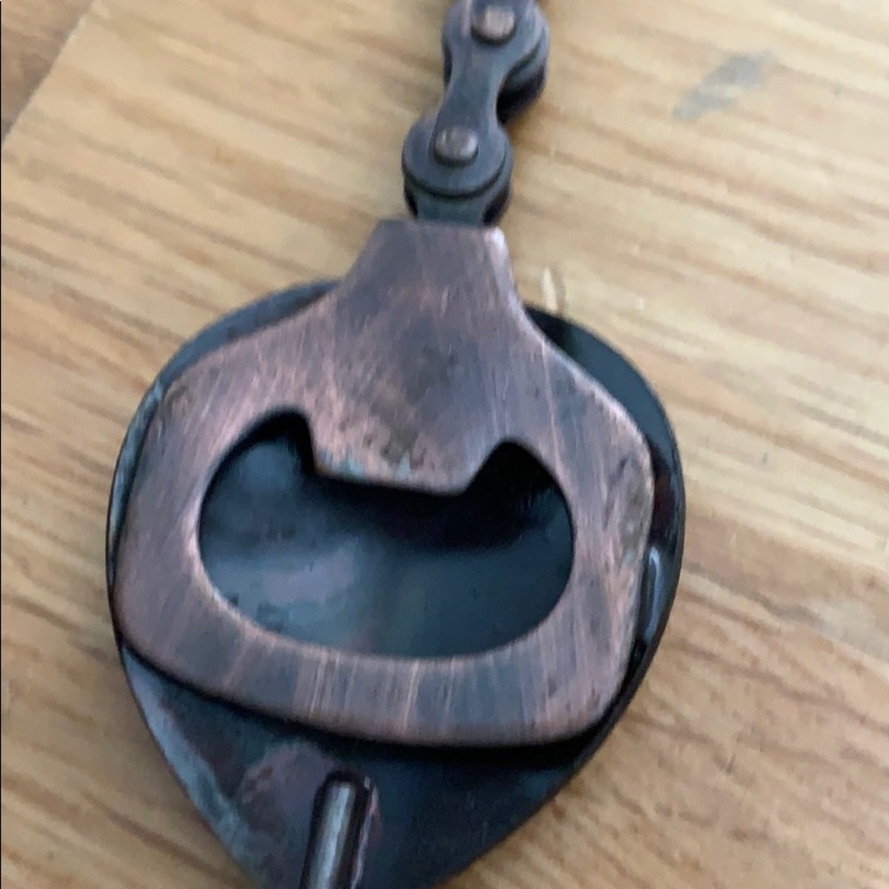Bike Chain Bottle Opener - Picture 3 of 4